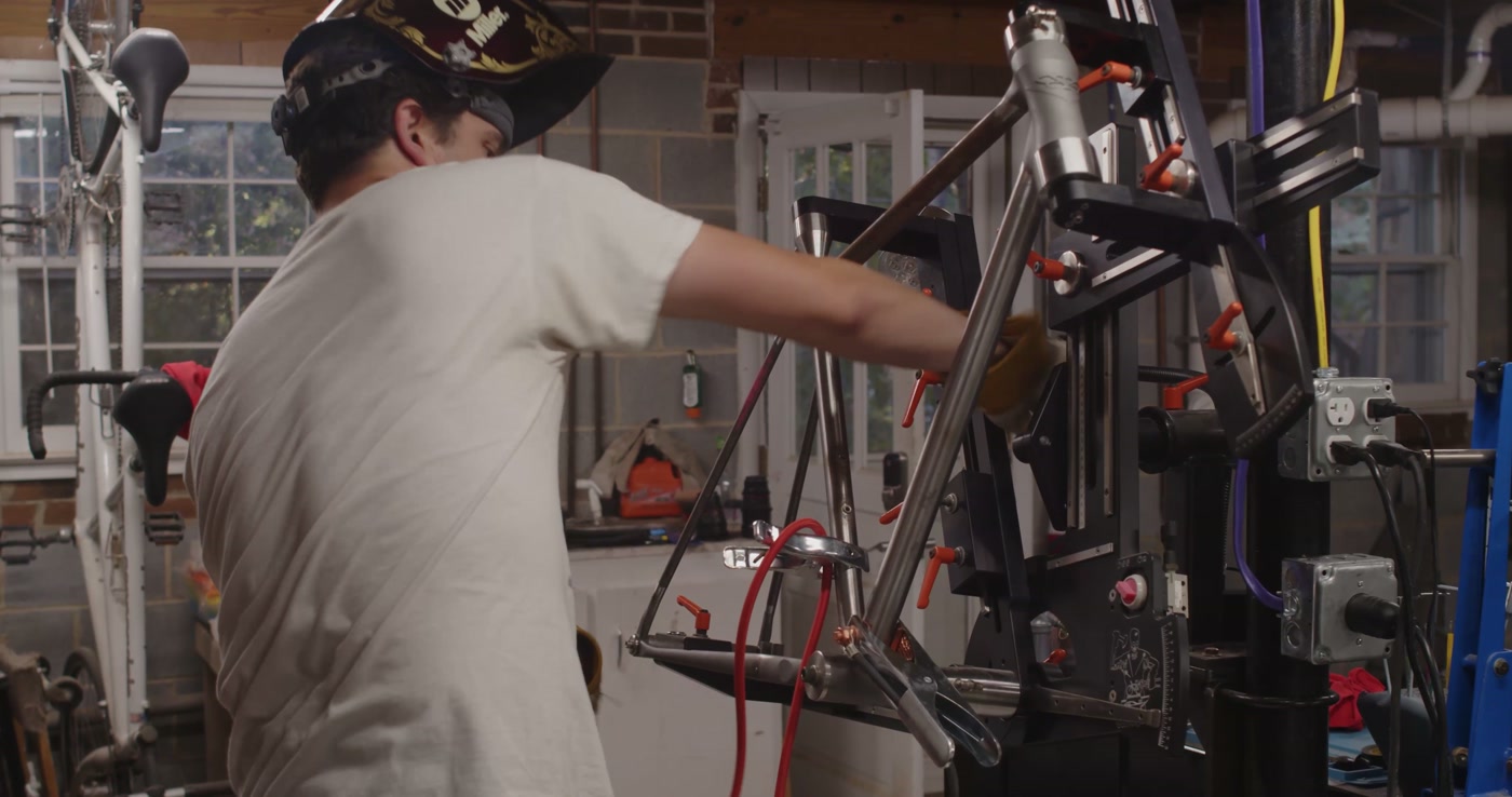 Fitting tubes in the frame jig